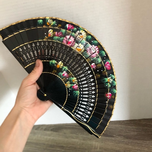Elegant Black Floral Hand Painted Fan - Picture 3 of 9